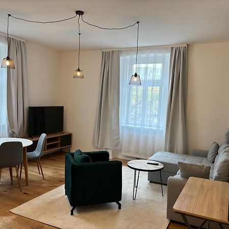 Altbauwohnung Mit Charme - Selbst Check In - Queensize Bett Відень Екстер'єр фото