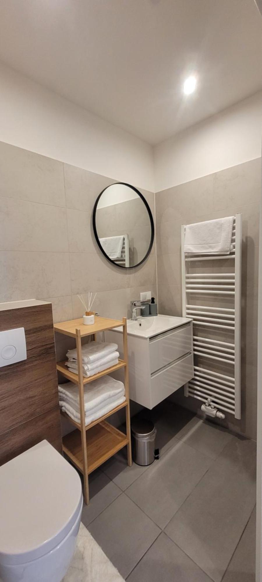 Altbauwohnung Mit Charme - Selbst Check In - Queensize Bett Відень Екстер'єр фото